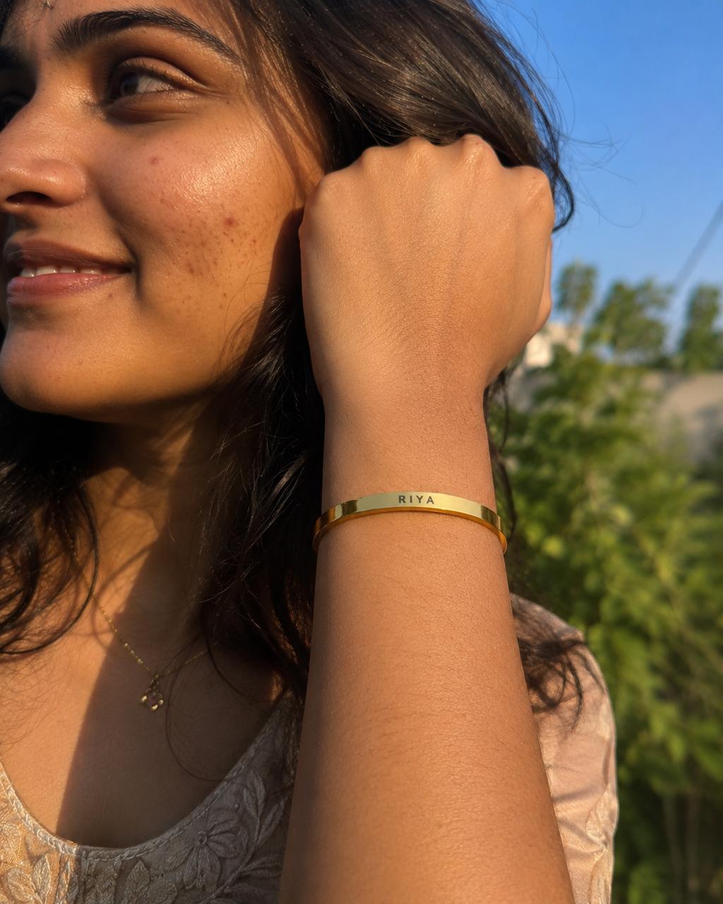 MOMNTS CUSTOM BRACELET