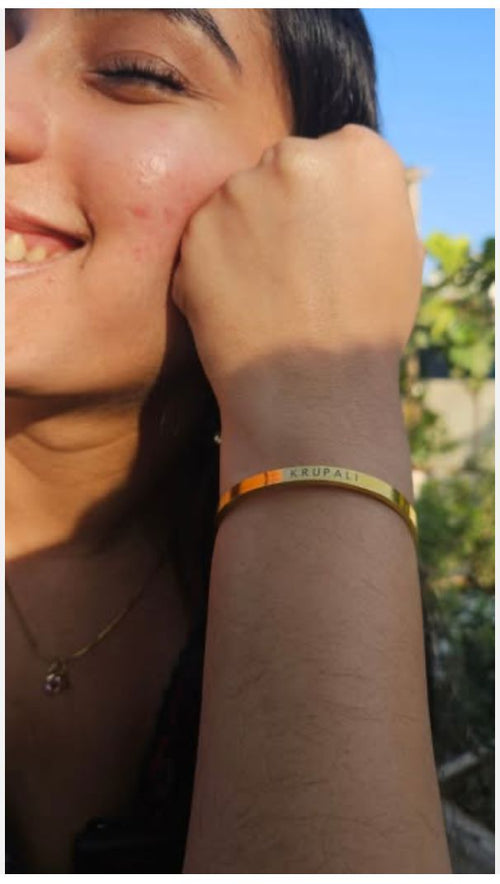 MOMNTS CUSTOM BRACELET