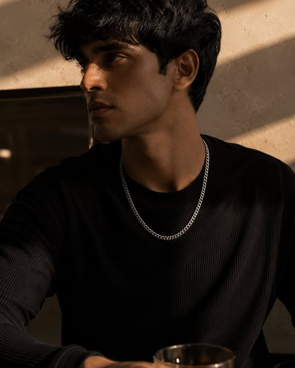 MOMNTS -- MANLY CHAINS